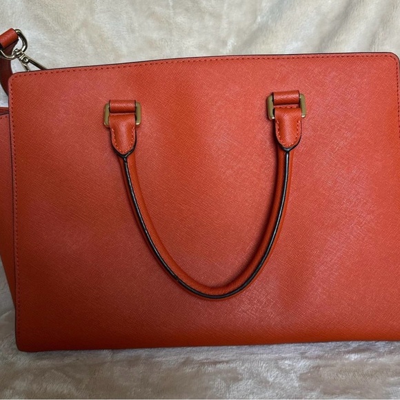 Excellent Michael Kors Selma saffiano leather satchel in coral - Picture 3 of 11